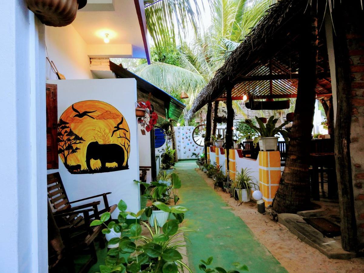 آروغام Cresent Bay Beach Hotel المظهر الخارجي الصورة